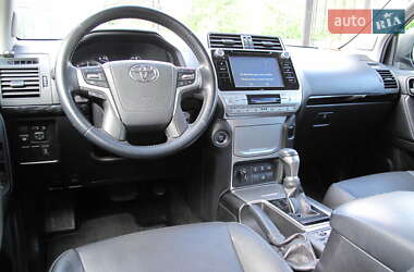 Внедорожник / Кроссовер Toyota Land Cruiser Prado 2018 в 