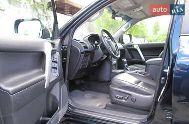 Внедорожник / Кроссовер Toyota Land Cruiser Prado 2018 в 
