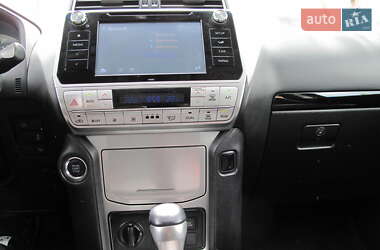 Внедорожник / Кроссовер Toyota Land Cruiser Prado 2018 в 