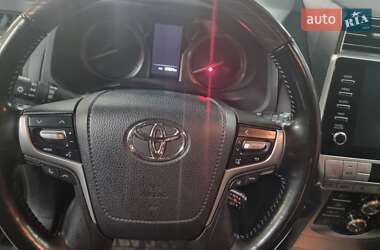 Позашляховик / Кросовер Toyota Land Cruiser Prado 2021 в 