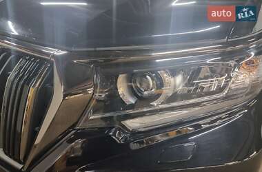 Позашляховик / Кросовер Toyota Land Cruiser Prado 2021 в 