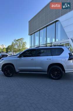 Внедорожник / Кроссовер Toyota Land Cruiser Prado 2020 в 