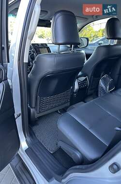 Внедорожник / Кроссовер Toyota Land Cruiser Prado 2020 в 
