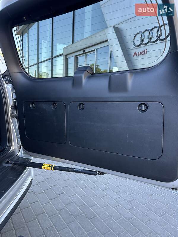 Внедорожник / Кроссовер Toyota Land Cruiser Prado 2020 в Киеве