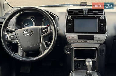 Внедорожник / Кроссовер Toyota Land Cruiser Prado 2019 в 
