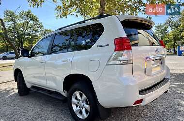Позашляховик / Кросовер Toyota Land Cruiser Prado 2011 в 
