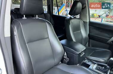 Позашляховик / Кросовер Toyota Land Cruiser Prado 2011 в 
