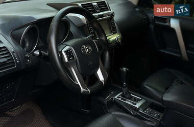 Внедорожник / Кроссовер Toyota Land Cruiser Prado 2014 в 