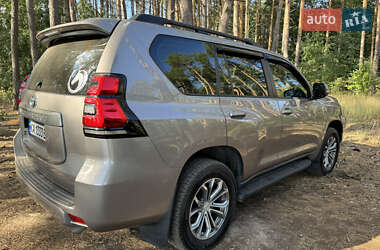 Позашляховик / Кросовер Toyota Land Cruiser Prado 2018 в 