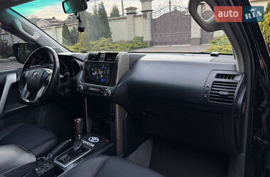 Внедорожник / Кроссовер Toyota Land Cruiser Prado 2011 в 
