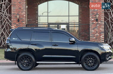 Позашляховик / Кросовер Toyota Land Cruiser Prado 2020 в 
