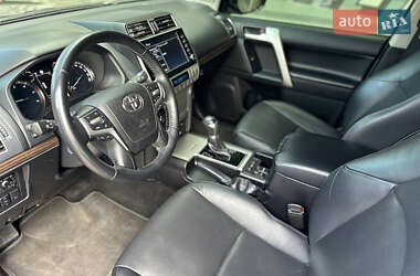 Позашляховик / Кросовер Toyota Land Cruiser Prado 2020 в 