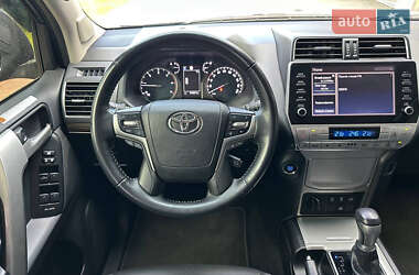 Позашляховик / Кросовер Toyota Land Cruiser Prado 2020 в 