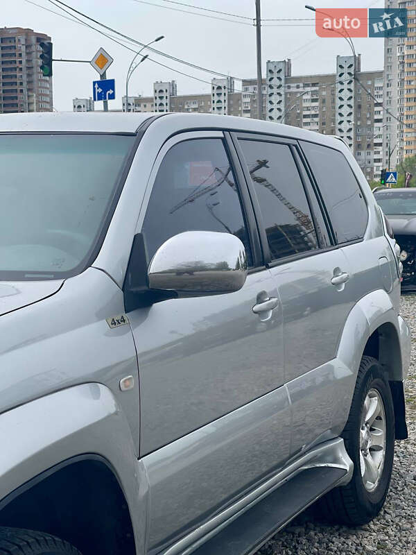 Позашляховик / Кросовер Toyota Land Cruiser Prado 2006 в Києві