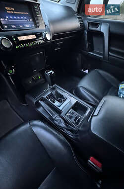 Внедорожник / Кроссовер Toyota Land Cruiser Prado 2013 в 