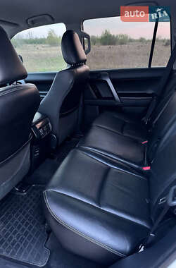 Внедорожник / Кроссовер Toyota Land Cruiser Prado 2013 в 