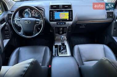 Позашляховик / Кросовер Toyota Land Cruiser Prado 2022 в 