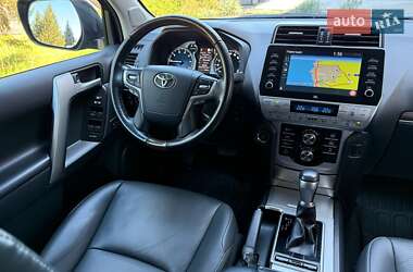 Позашляховик / Кросовер Toyota Land Cruiser Prado 2022 в 