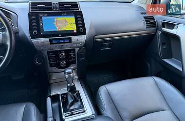 Позашляховик / Кросовер Toyota Land Cruiser Prado 2022 в 