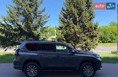 Позашляховик / Кросовер Toyota Land Cruiser Prado 2022 в 