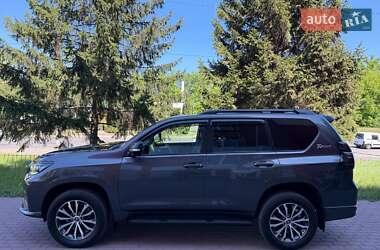 Позашляховик / Кросовер Toyota Land Cruiser Prado 2022 в 