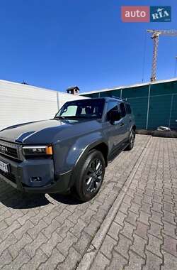 Внедорожник / Кроссовер Toyota Land Cruiser Prado 2024 в 
