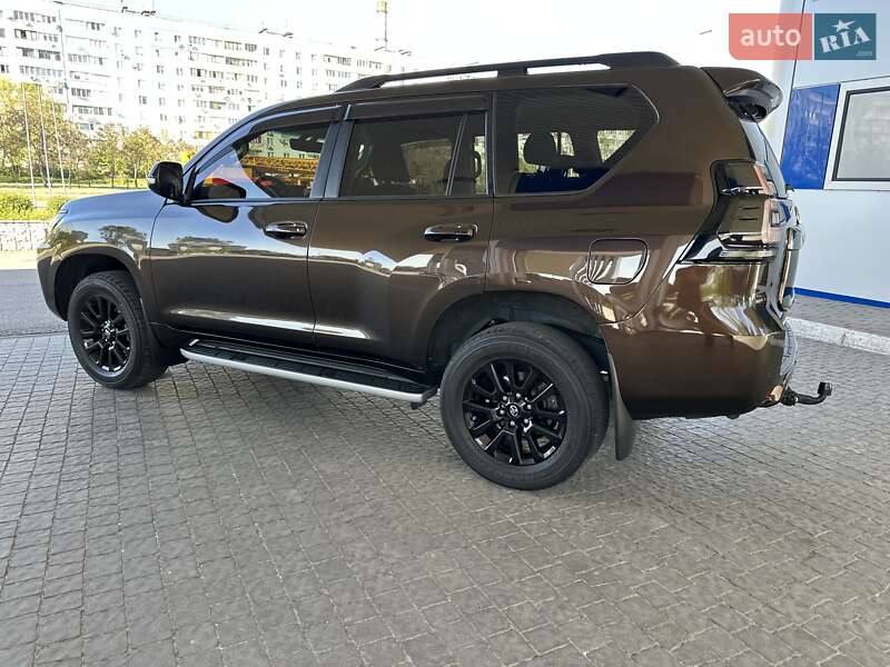 Позашляховик / Кросовер Toyota Land Cruiser Prado 2021 в Дніпрі