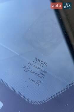 Внедорожник / Кроссовер Toyota Land Cruiser Prado 2021 в 