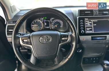 Внедорожник / Кроссовер Toyota Land Cruiser Prado 2021 в 
