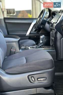 Внедорожник / Кроссовер Toyota Land Cruiser Prado 2021 в 