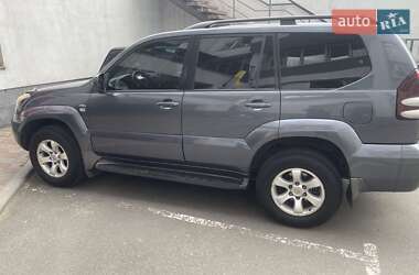Внедорожник / Кроссовер Toyota Land Cruiser Prado 2005 в Киеве