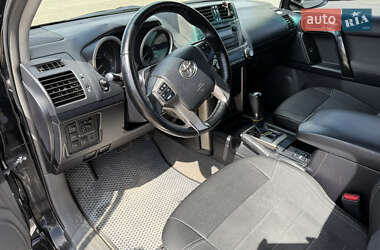 Позашляховик / Кросовер Toyota Land Cruiser Prado 2011 в 