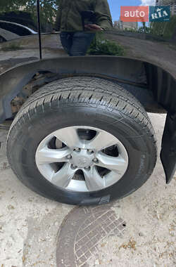 Позашляховик / Кросовер Toyota Land Cruiser Prado 2013 в 