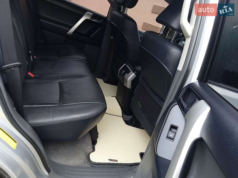 Внедорожник / Кроссовер Toyota Land Cruiser Prado 2012 в Ивано-Франковске