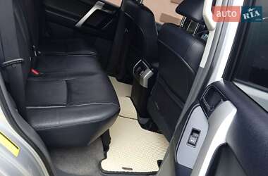 Позашляховик / Кросовер Toyota Land Cruiser Prado 2012 в 