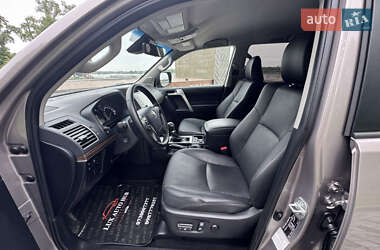 Внедорожник / Кроссовер Toyota Land Cruiser Prado 2022 в 