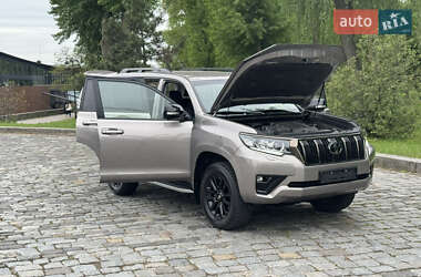 Внедорожник / Кроссовер Toyota Land Cruiser Prado 2022 в 
