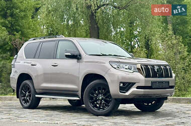 Внедорожник / Кроссовер Toyota Land Cruiser Prado 2022 в 