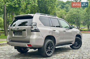 Внедорожник / Кроссовер Toyota Land Cruiser Prado 2022 в 