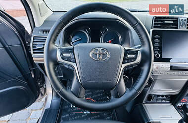 Внедорожник / Кроссовер Toyota Land Cruiser Prado 2022 в 