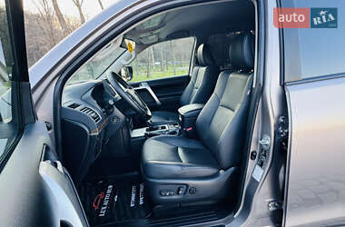 Внедорожник / Кроссовер Toyota Land Cruiser Prado 2022 в 