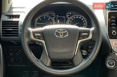 Внедорожник / Кроссовер Toyota Land Cruiser Prado 2022 в 