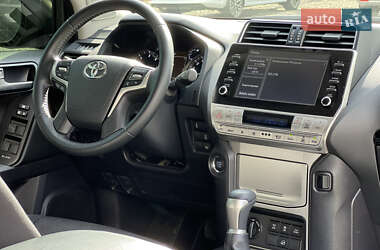 Внедорожник / Кроссовер Toyota Land Cruiser Prado 2022 в 