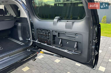 Внедорожник / Кроссовер Toyota Land Cruiser Prado 2022 в 
