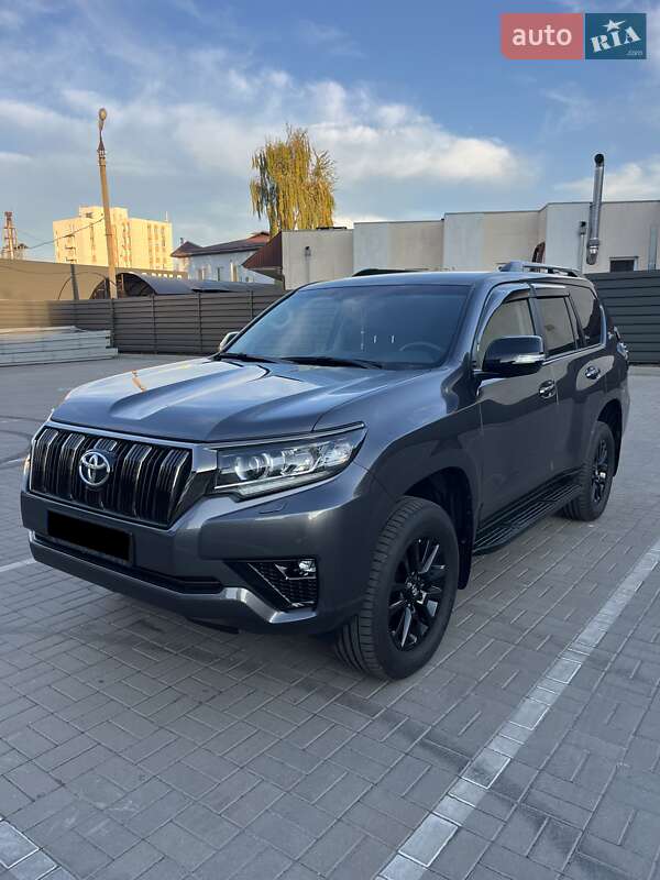 Позашляховик / Кросовер Toyota Land Cruiser Prado 2022 в 