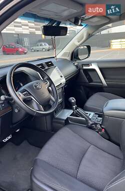 Позашляховик / Кросовер Toyota Land Cruiser Prado 2022 в 