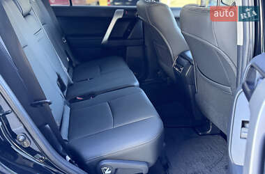 Внедорожник / Кроссовер Toyota Land Cruiser Prado 2021 в 