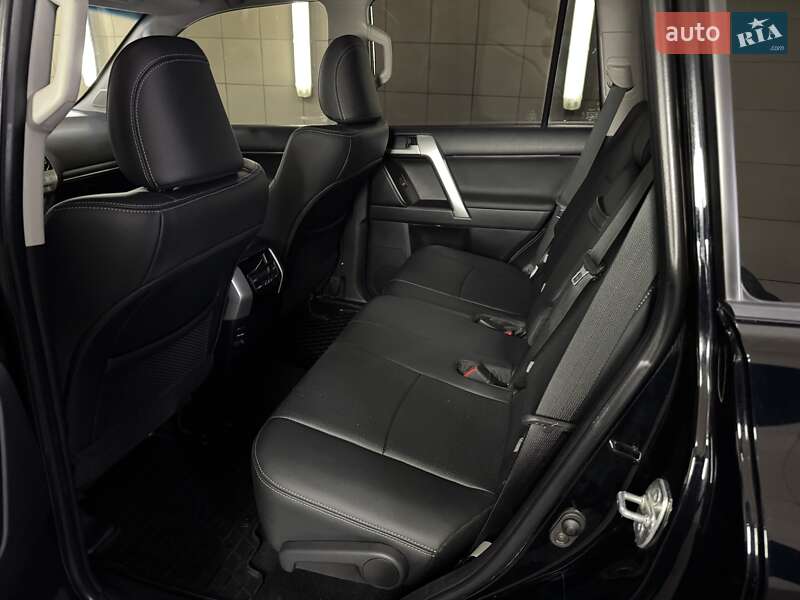 Позашляховик / Кросовер Toyota Land Cruiser Prado 2022 в Умані
