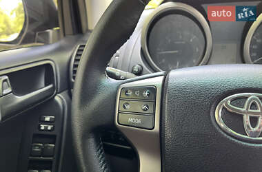 Позашляховик / Кросовер Toyota Land Cruiser Prado 2010 в 
