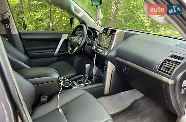 Позашляховик / Кросовер Toyota Land Cruiser Prado 2010 в 